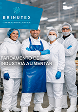Equipa com vestuário de proteção para indústria alimentar